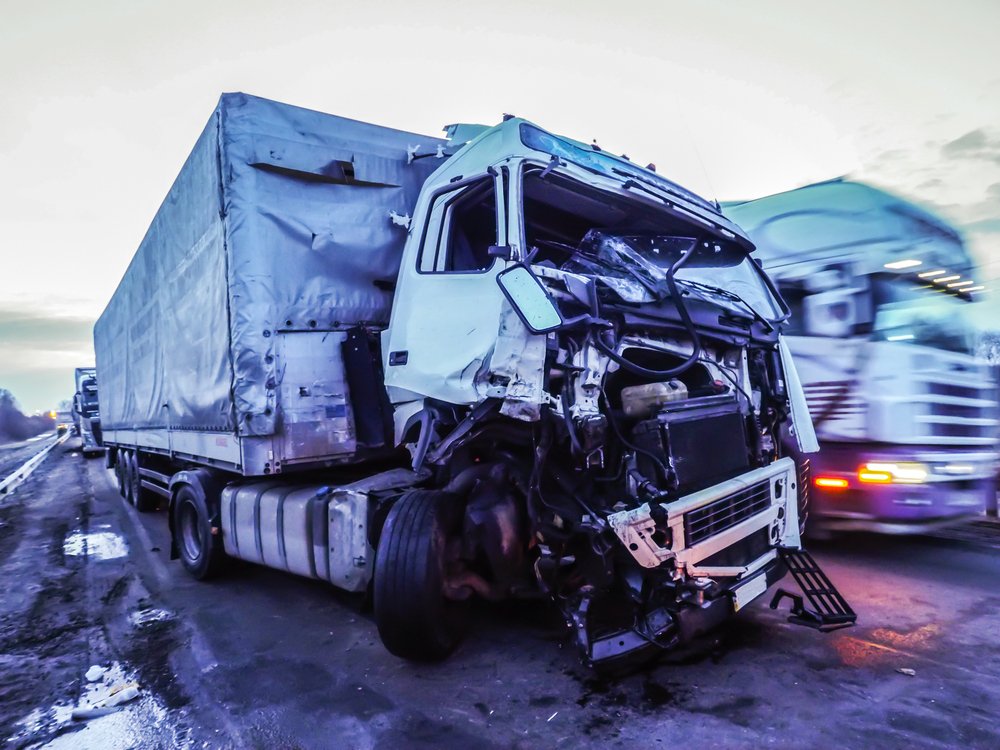 Severe truck collision representing company liability in Florida trucking accident