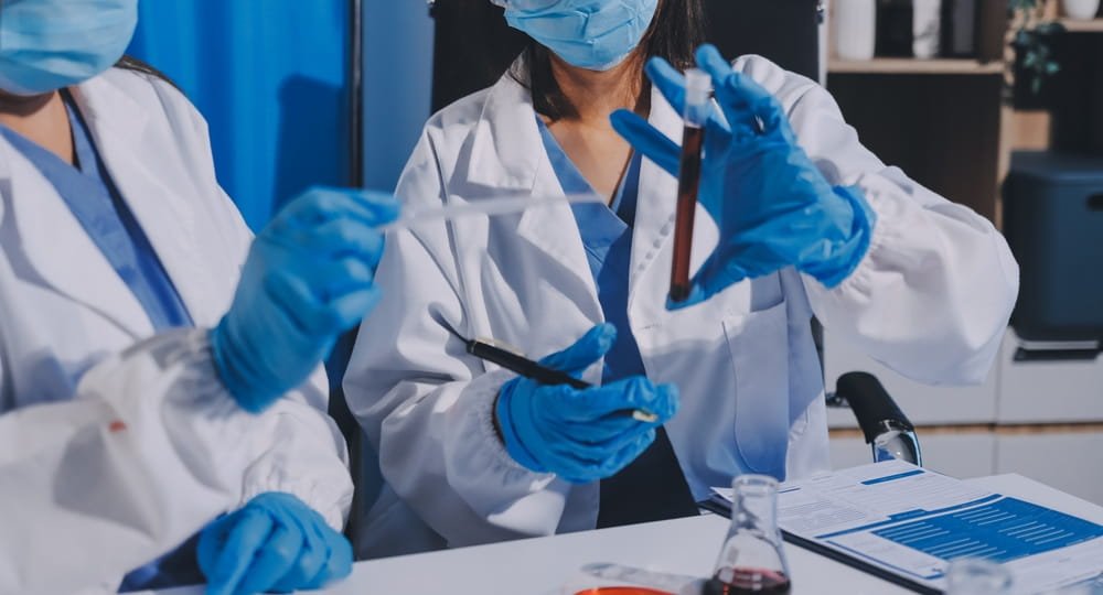 Medical professionals reviewing evidence as part of a Florida medical negligence investigation